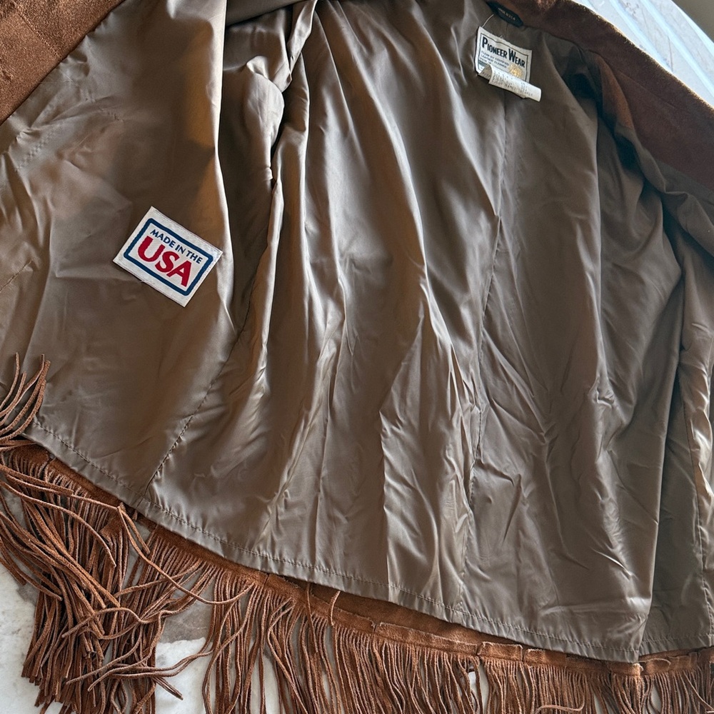 VINTAGE PIONEER WEAR Suede leather Western Jacket in Brown with Tan Lining - Picture 5 of 7